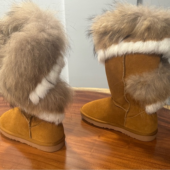 NWOT Brown Fur-Trimmed Women's Boots size 9-9.5. Fits like 8.5. never been worn - Picture 5 of 8